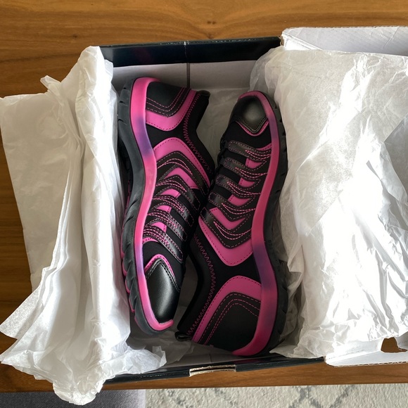 Black and Pink Workout Shoes - Picture 1 of 5